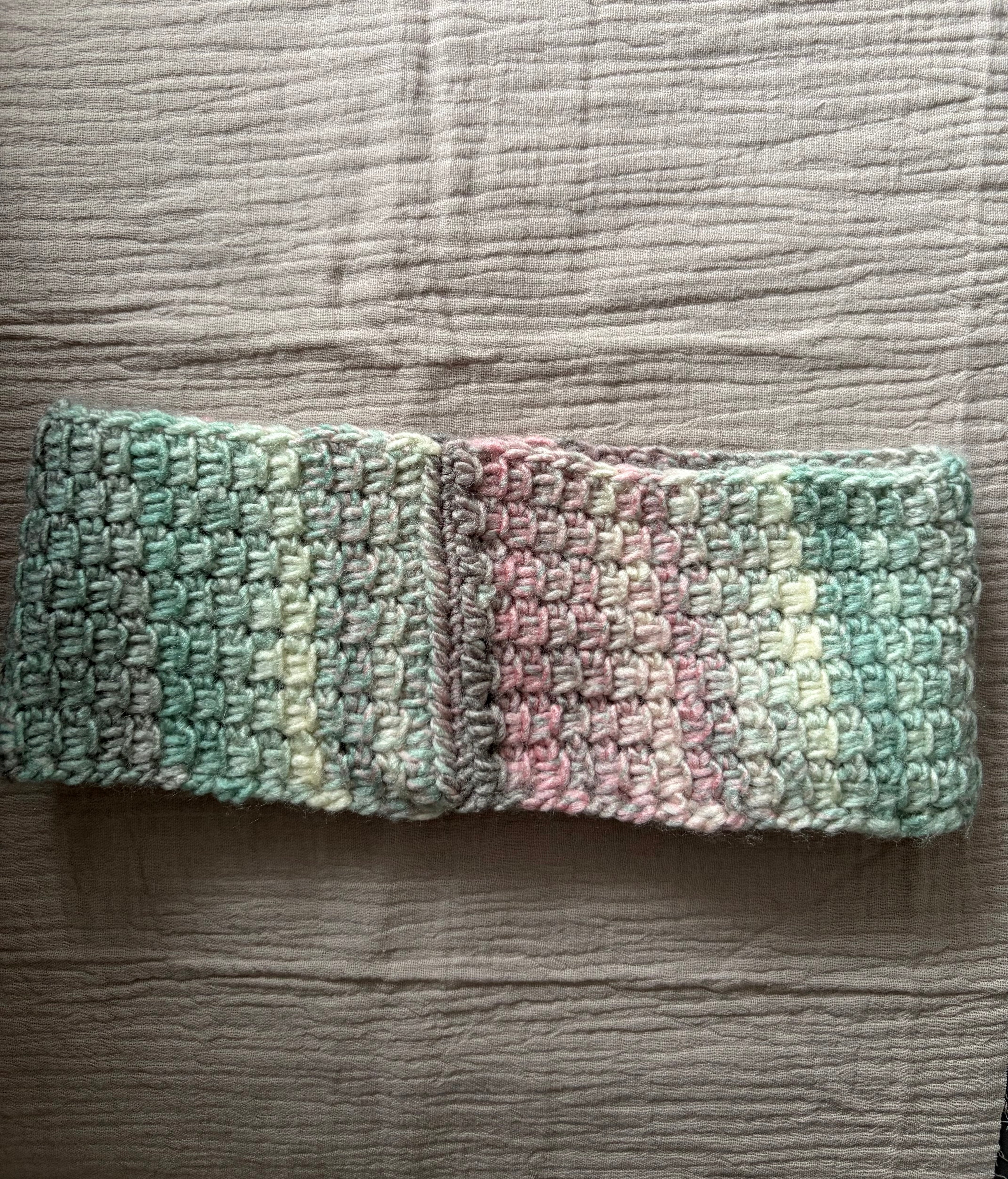 Stirnband Salbeigrün und Rosé