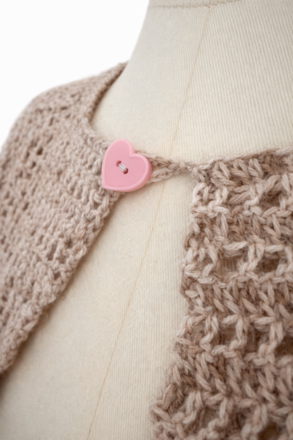 Sommerzauber - Strickjacke mit gehäkelter Spitze